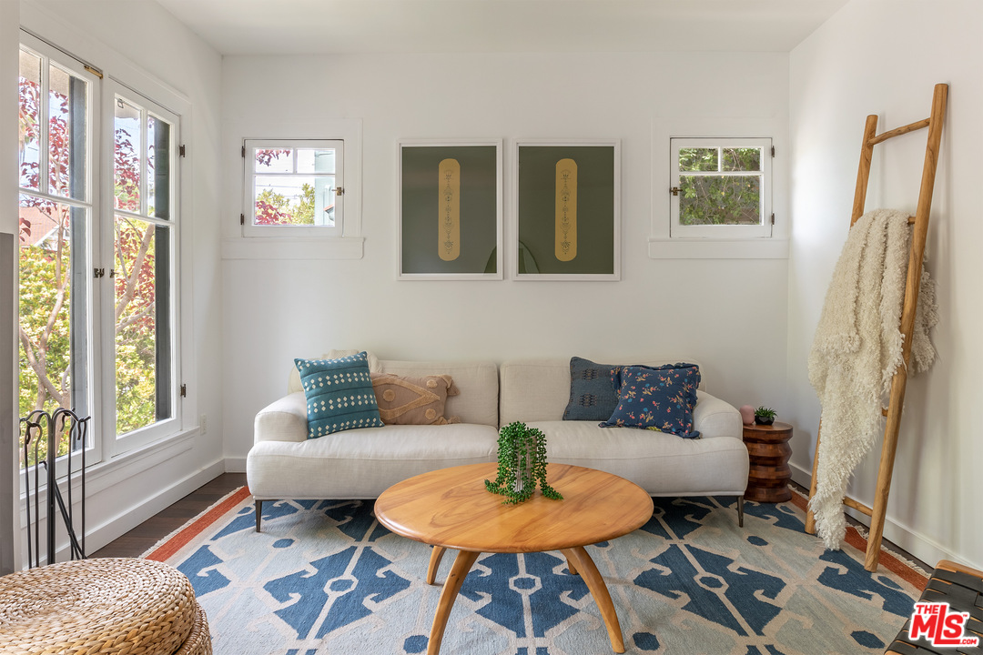 4870 Stratford Road Los Angeles, CA 90042 - Photo 3 of 30