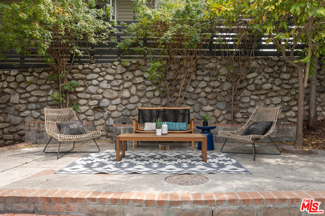 4870 Stratford Road Los Angeles, CA 90042 - Photo 22 of 30