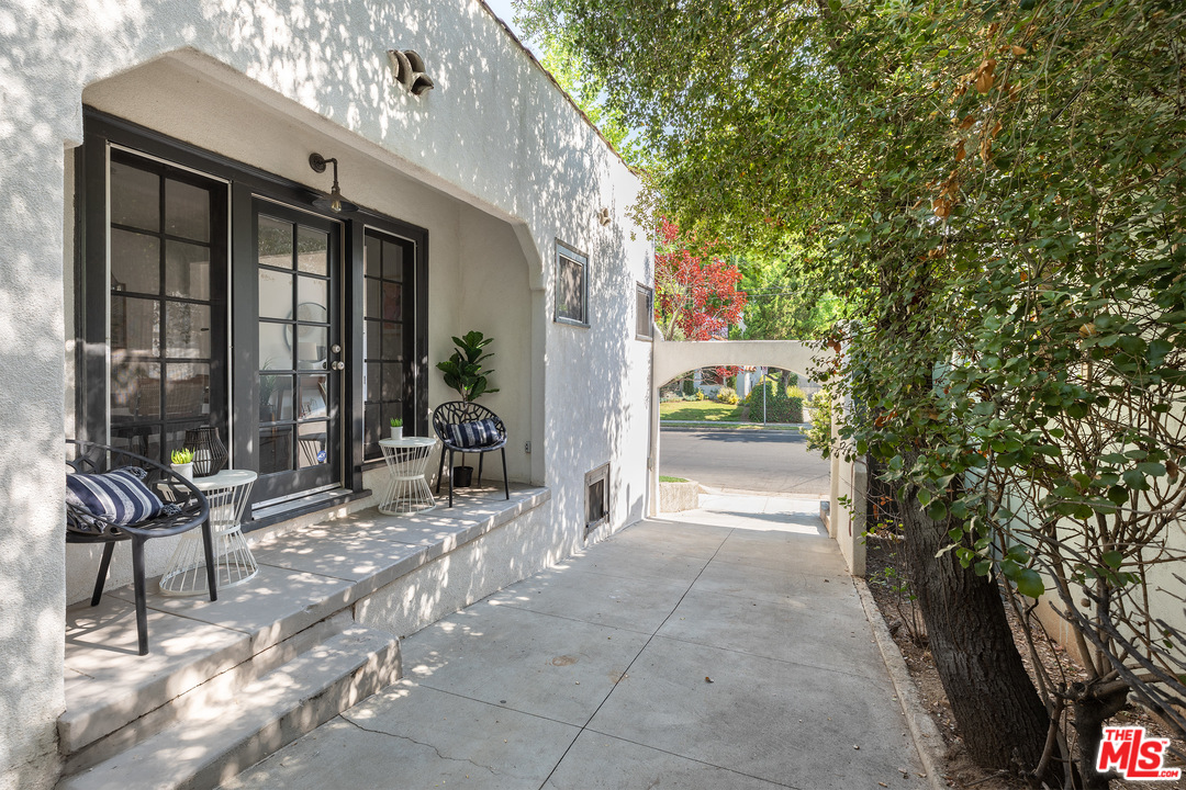 4870 Stratford Road Los Angeles, CA 90042 - Photo 24 of 30