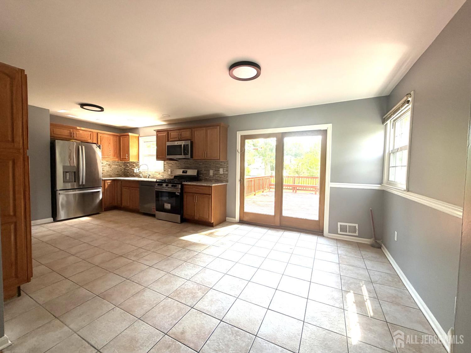 434 Plainfield Road Edison, NJ 08820 - Photo 11 of 33