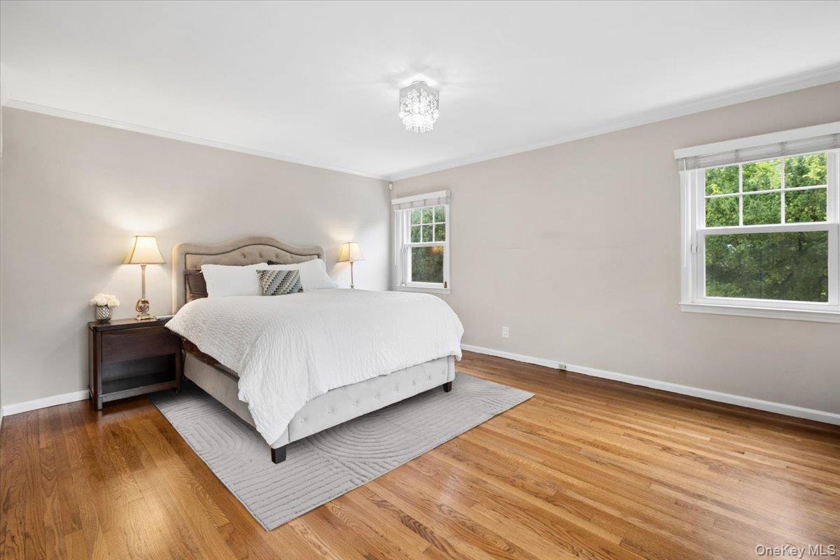30 Stonehouse Road Scarsdale, NY 10583 - Photo 11 of 24 Ensuite guest bedroom.