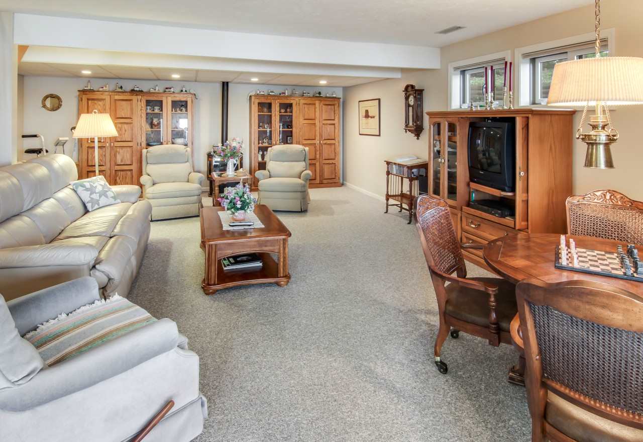 1010 West Long Lake Road Traverse City, MI 49685 - Photo 28 of 48 1887347-31.JPG