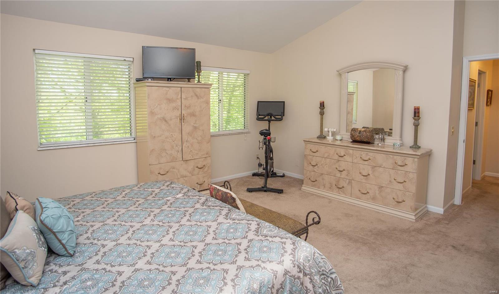 736 Lofty Point Drive Ballwin, MO 63021 - Photo 15 of 39