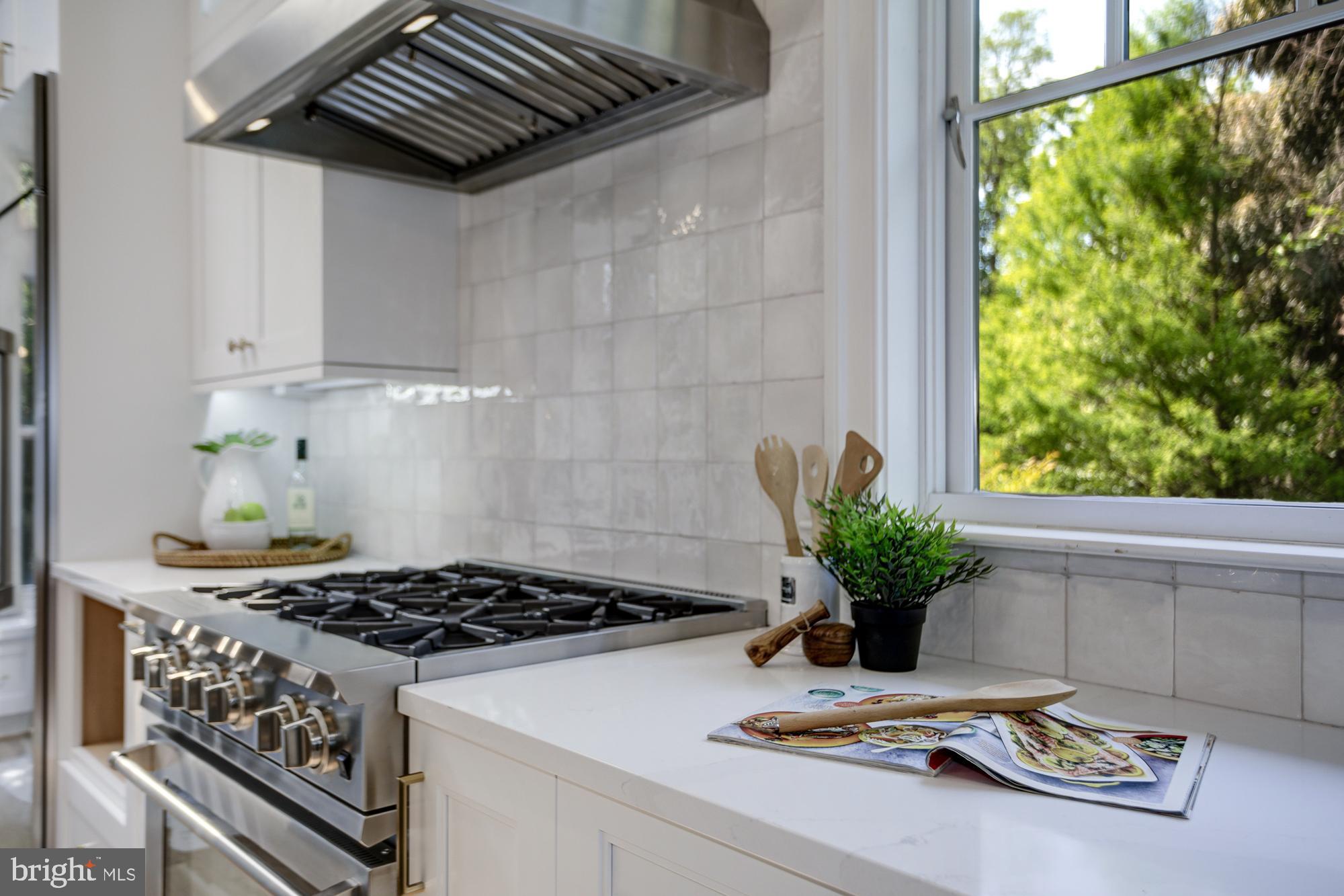 2726 1/2 Chain Bridge Road Northwest Washington, DC 20016 - Photo 20 of 76