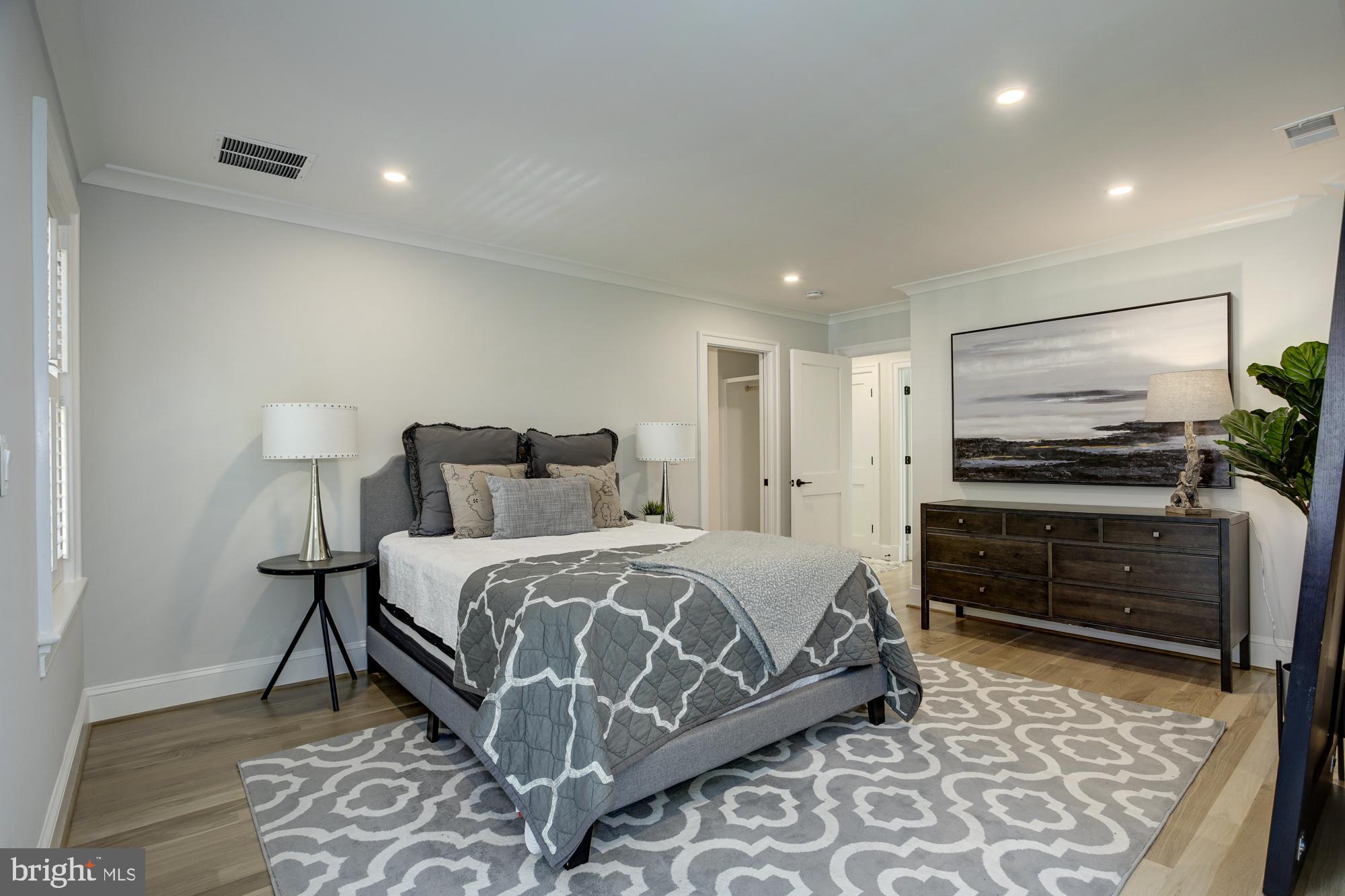 2726 1/2 Chain Bridge Road Northwest Washington, DC 20016 - Photo 33 of 76