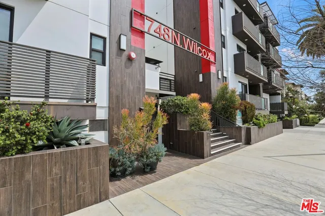 $3,995 | 748 Wilcox Avenue, Unit 205, Los Angeles, CA 90038