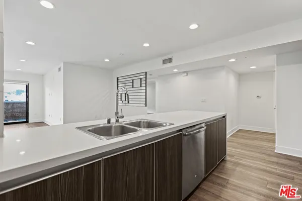 $3,895 | 748 Wilcox Avenue, Unit 205, Los Angeles, CA 90038