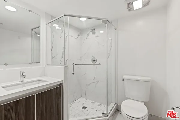 $3,895 | 748 Wilcox Avenue, Unit 205, Los Angeles, CA 90038