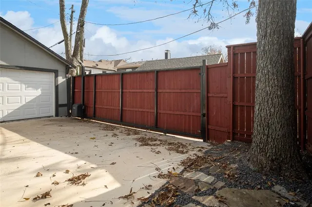 $6,000 | 6106 Lakeshore Drive, Dallas, TX 75214