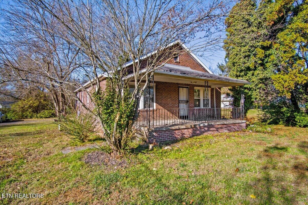 2304 Sanderson Road Knoxville, TN 37921 - Photo 3 of 30 Gallery Image 3