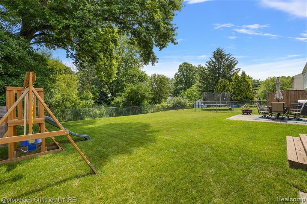 555 Worthington Road Canton, MI 48188 - Photo 6 of 36 Gallery Image 6