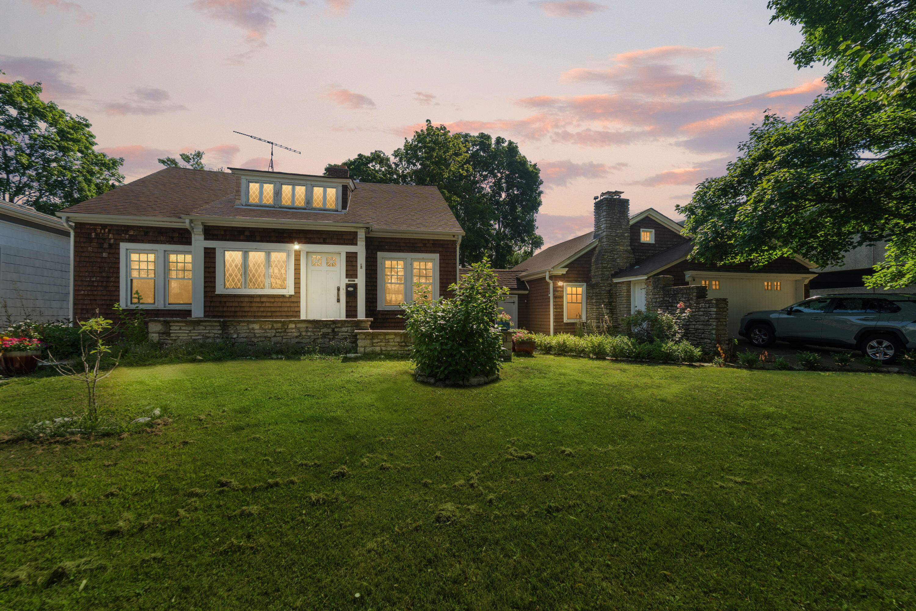 1213 College Avenue Racine, WI 53403 - Photo 2 of 31 Charming curb appeal just blocks from Lake Michigan!