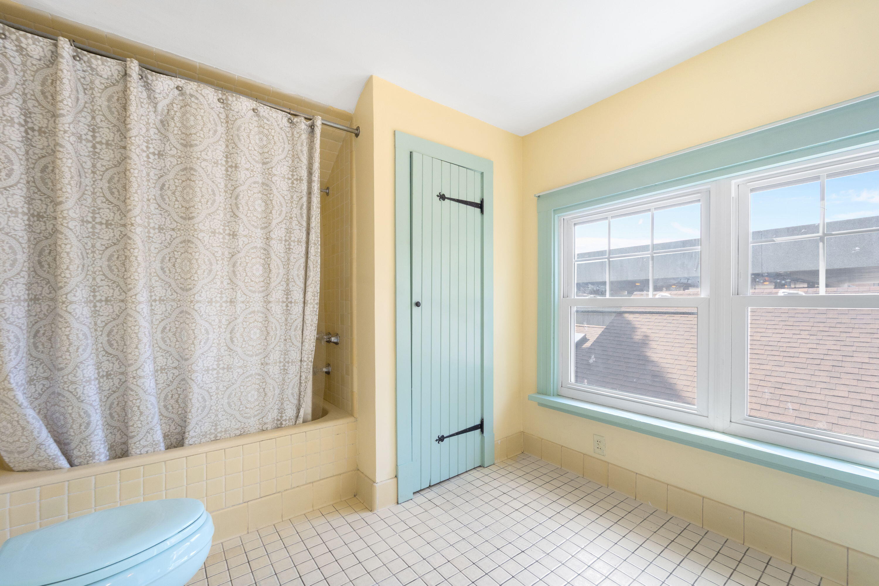 1213 College Avenue Racine, WI 53403 - Photo 23 of 31 Functional upper-level bathroom with plenty of potential for a stylish refresh