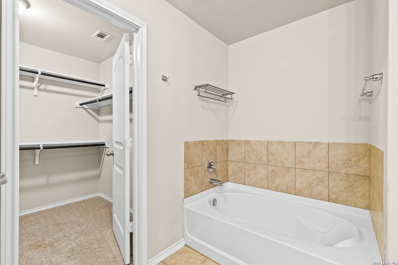 6919 Quantum Loop San Antonio, TX 78252 - Photo 19 of 43