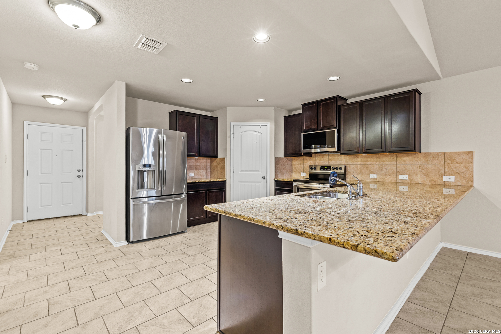 6919 Quantum Loop San Antonio, TX 78252 - Photo 6 of 43