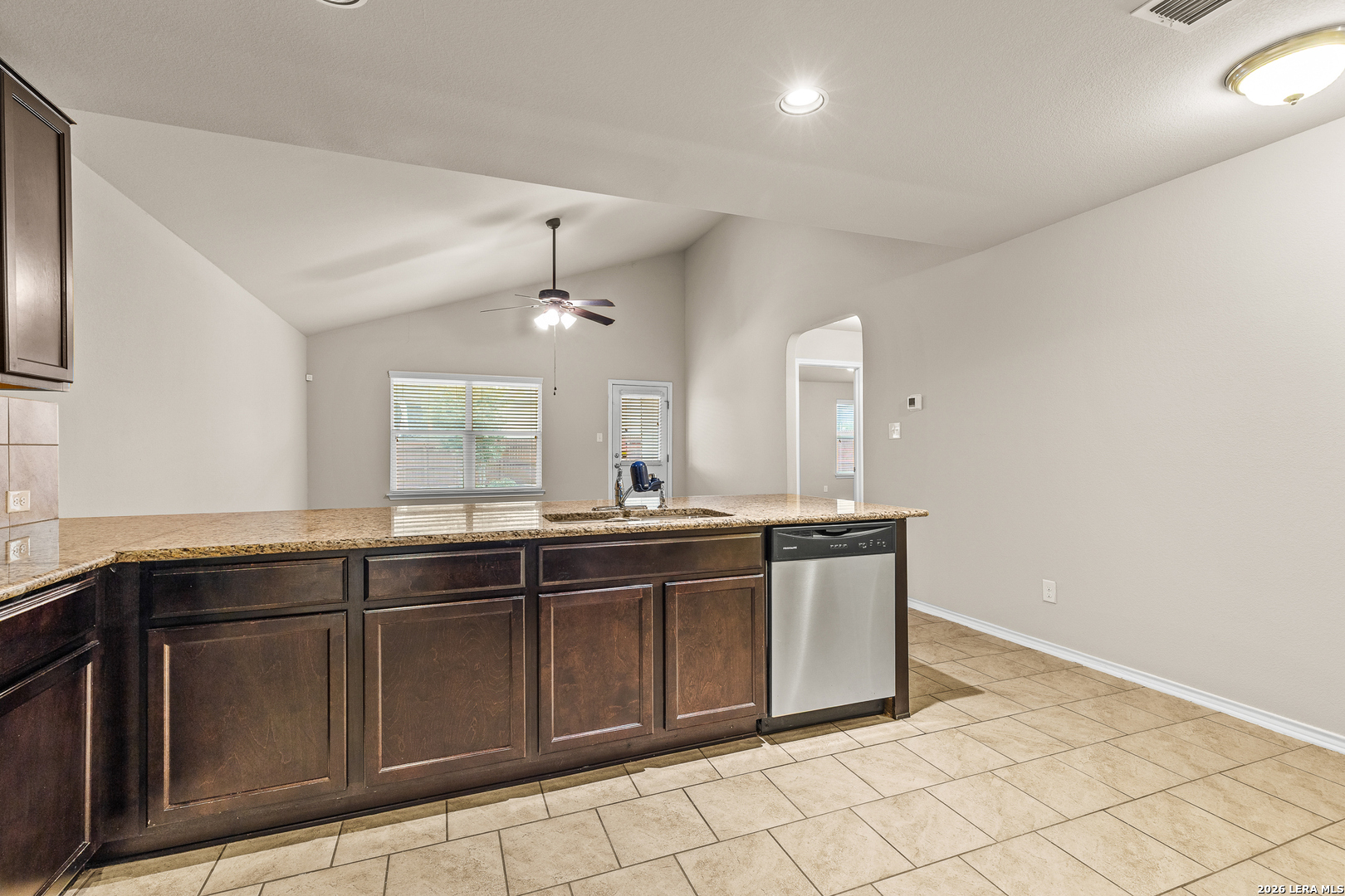 6919 Quantum Loop San Antonio, TX 78252 - Photo 10 of 43