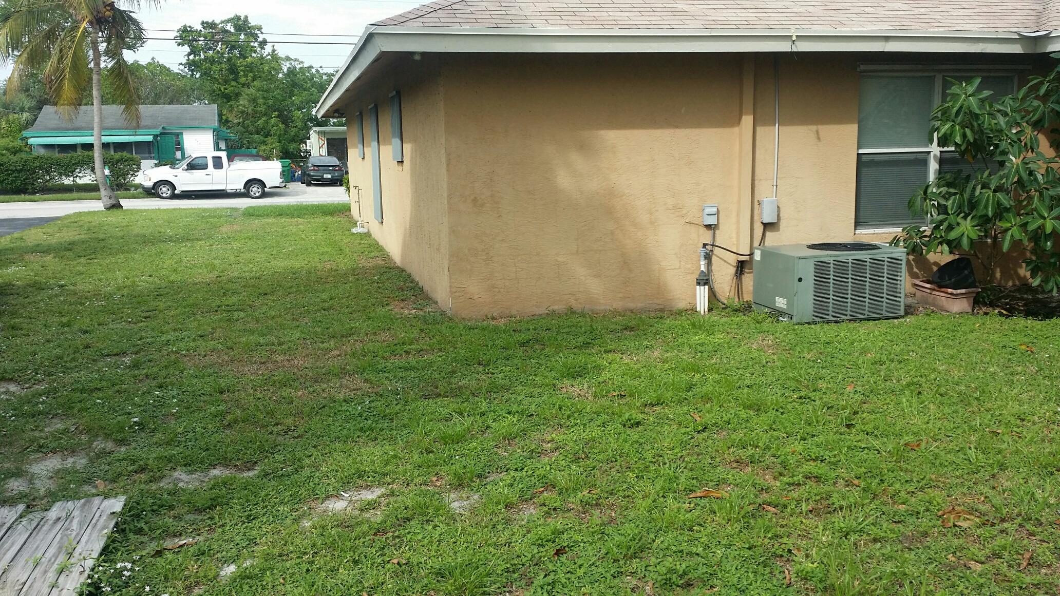 641 West 10th Street Riviera Beach, FL 33404 - Photo 19 of 24 pic9