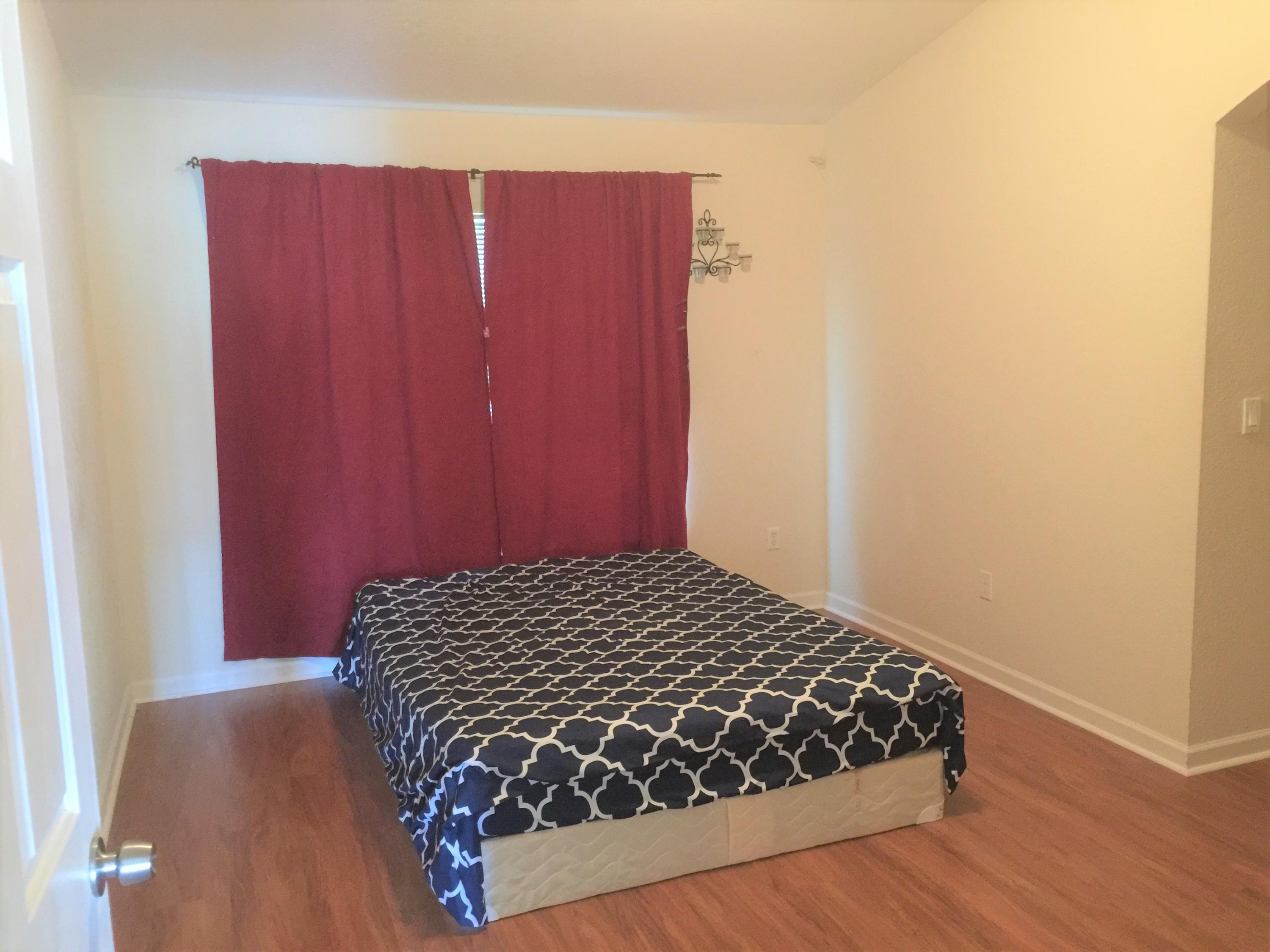 641 West 10th Street Riviera Beach, FL 33404 - Photo 5 of 24 IMG_5563
