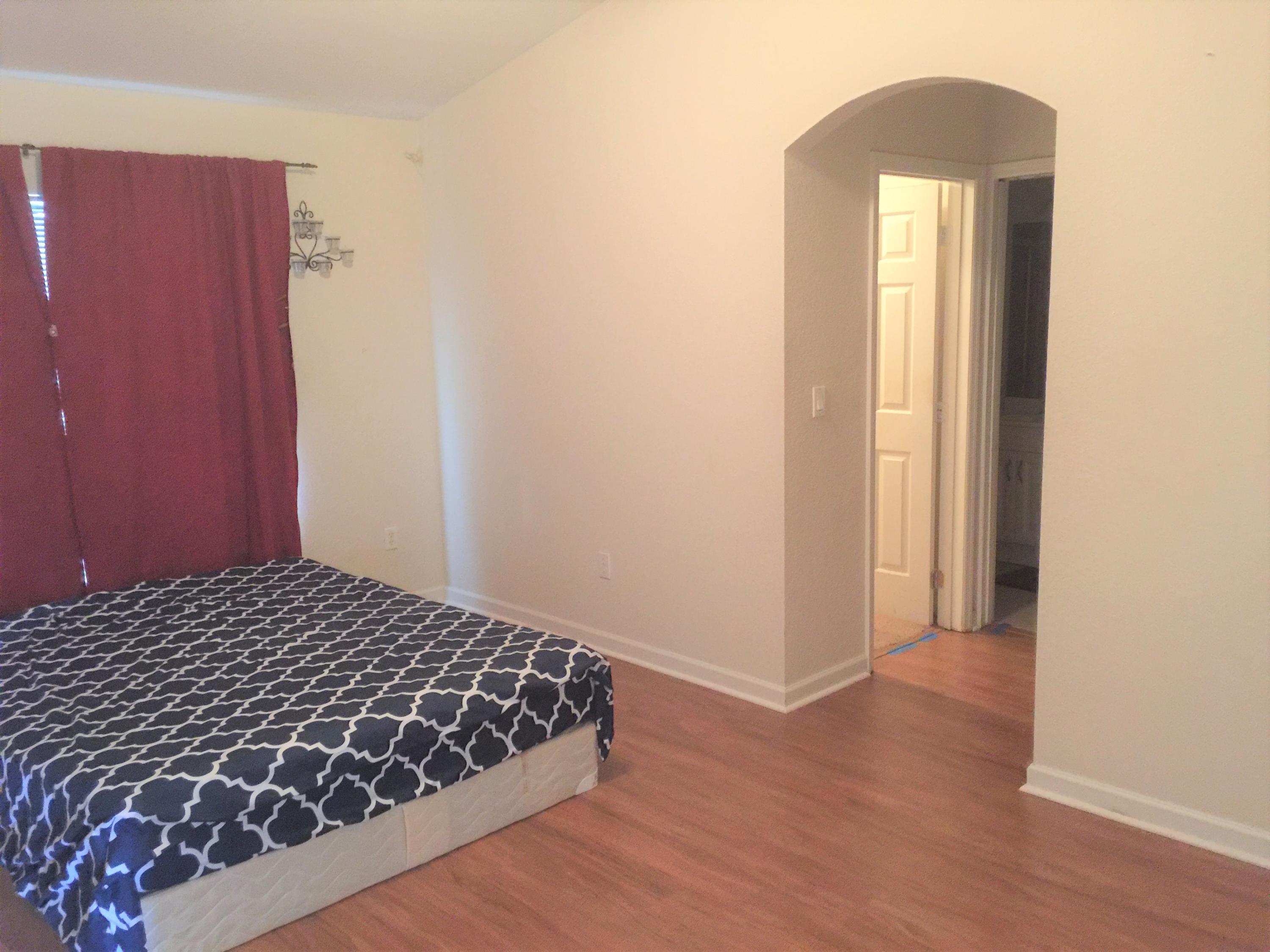 641 West 10th Street Riviera Beach, FL 33404 - Photo 6 of 24 IMG_5564