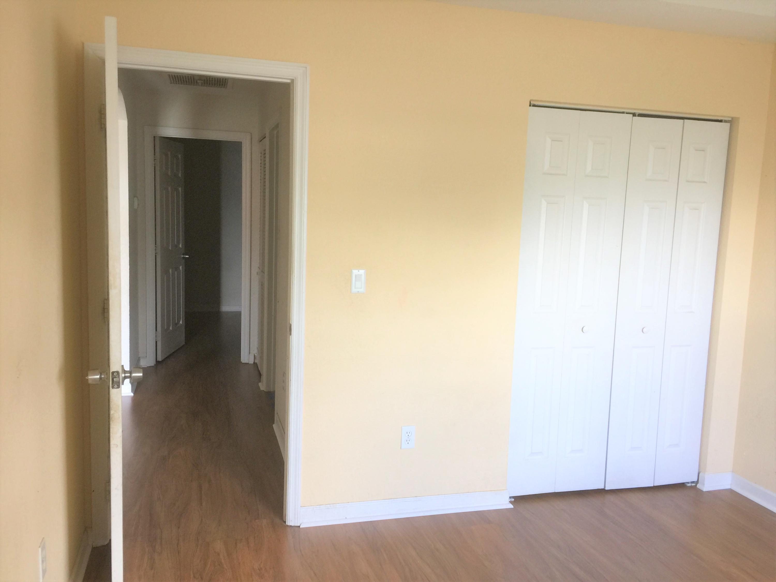 641 West 10th Street Riviera Beach, FL 33404 - Photo 10 of 24 IMG_5568
