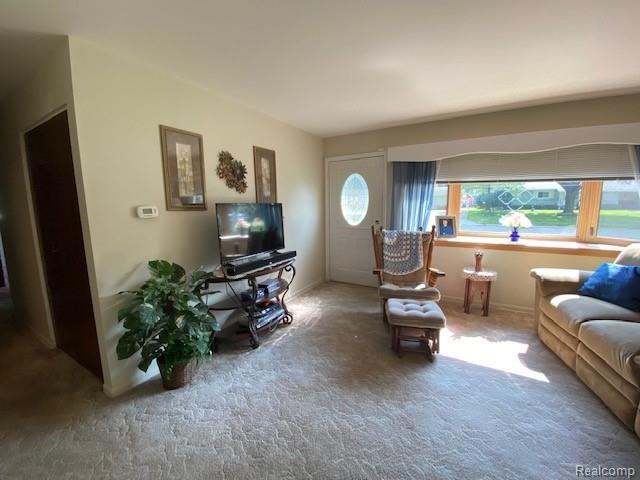 3370 Hammerberg Road Flint, MI 48507 - Photo 4 of 25 IMG_7099.jpg