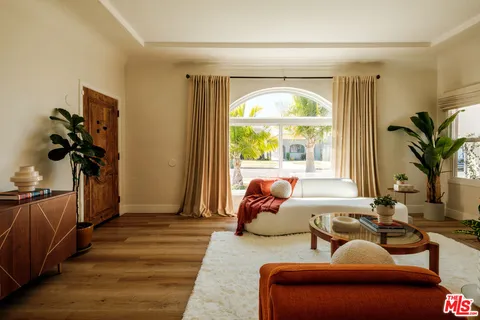 $799,000 | 7510 Harvard Boulevard, Los Angeles, CA 90047