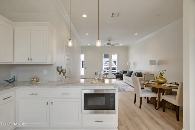 $299,000 | 1510 Kaliste Saloom Road, Unit 301, Lafayette, LA 70508