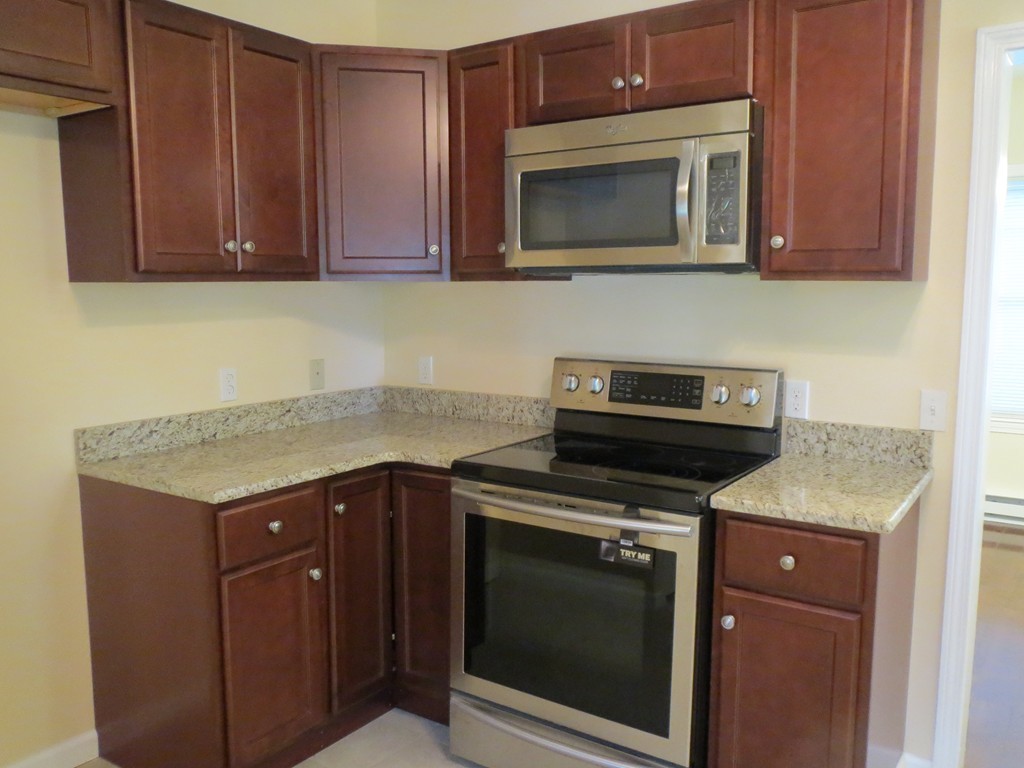 28 Martin Street Springfield, MA 01108 - Photo 8 of 21 Gallery Image 8