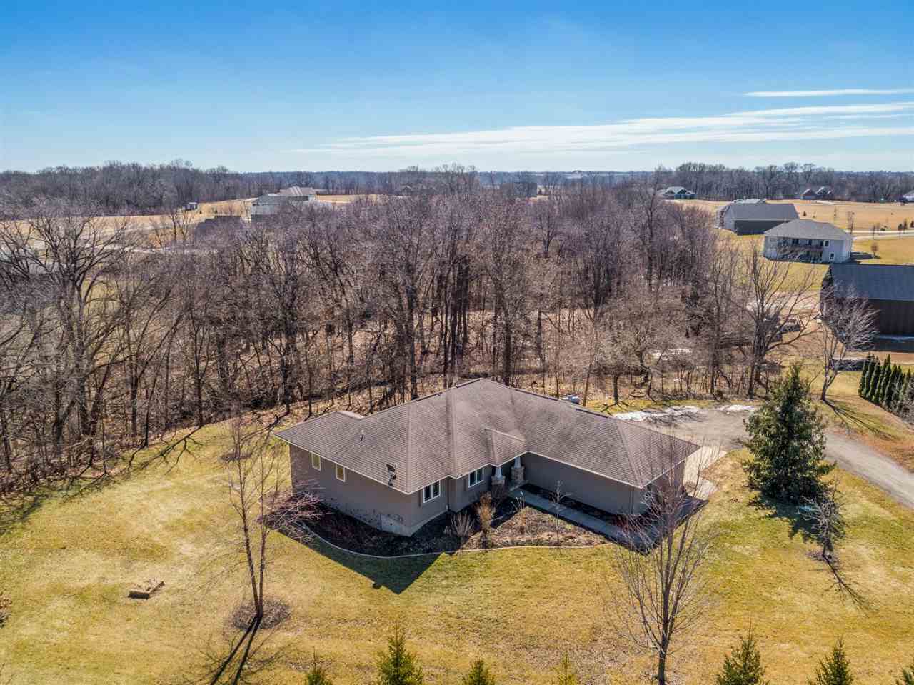 3147 White Oak Circle Riverside, IA 52327 - Photo 2 of 16 Gallery Image 2