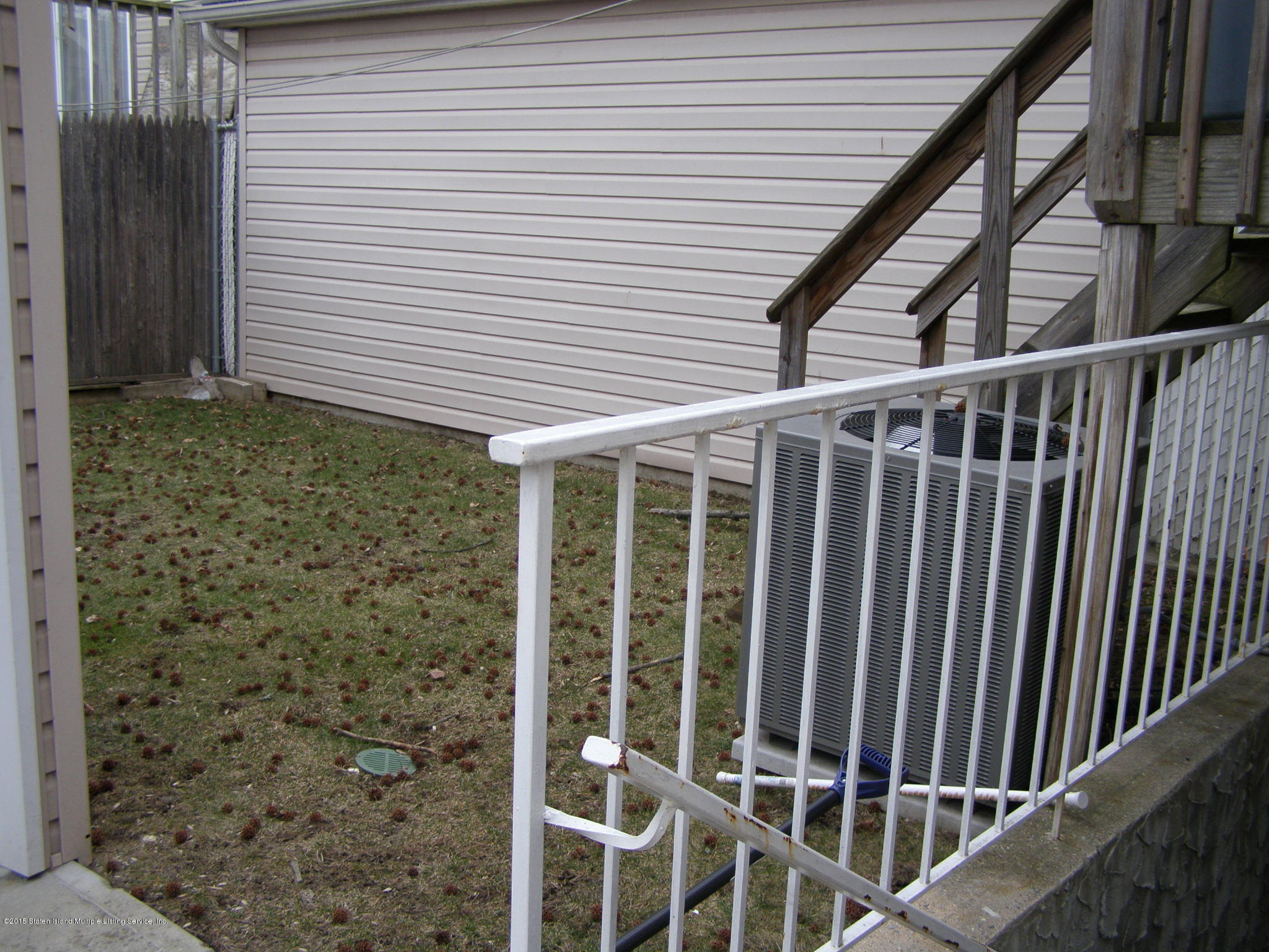 322 Harbor Road Staten Island, NY 10303 - Photo 20 of 20 P3250028.JPG
