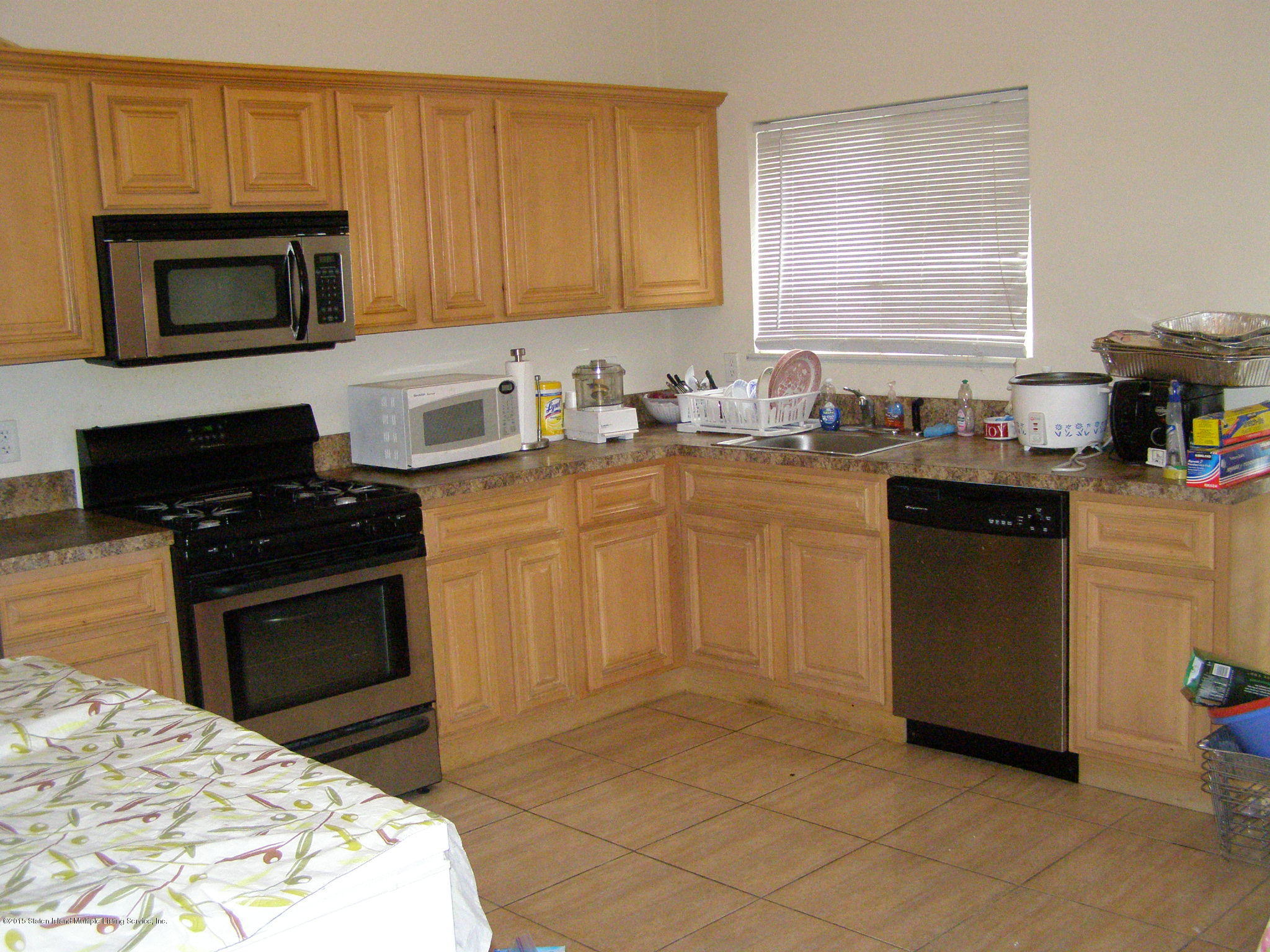 322 Harbor Road Staten Island, NY 10303 - Photo 4 of 20 P3250009.JPG