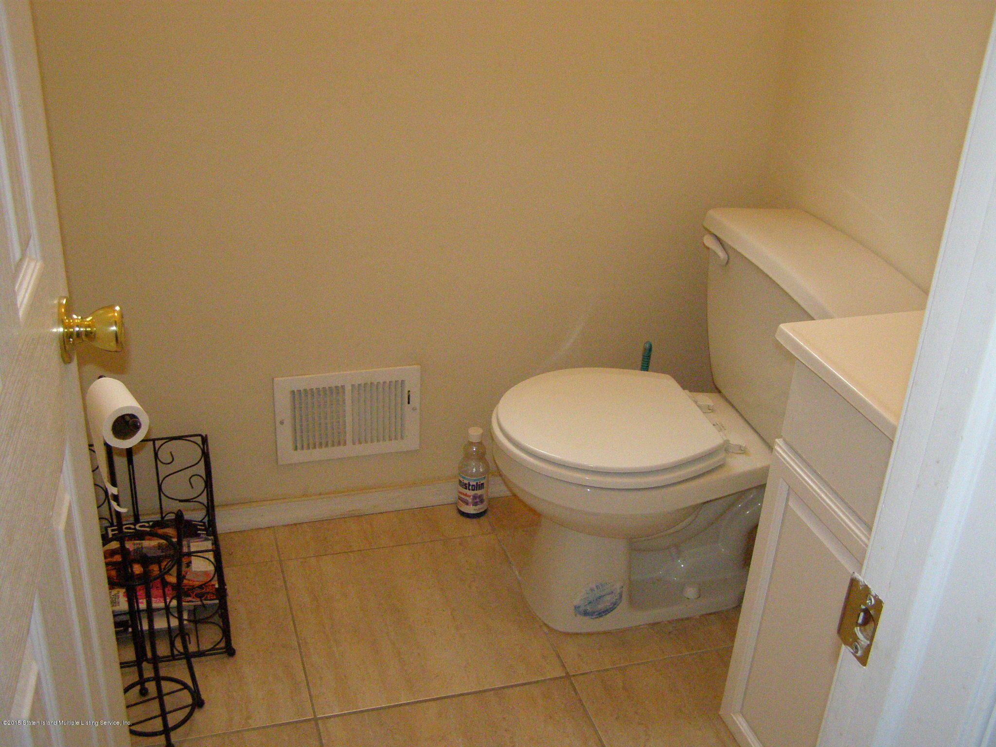 322 Harbor Road Staten Island, NY 10303 - Photo 8 of 20 P3250013.JPG