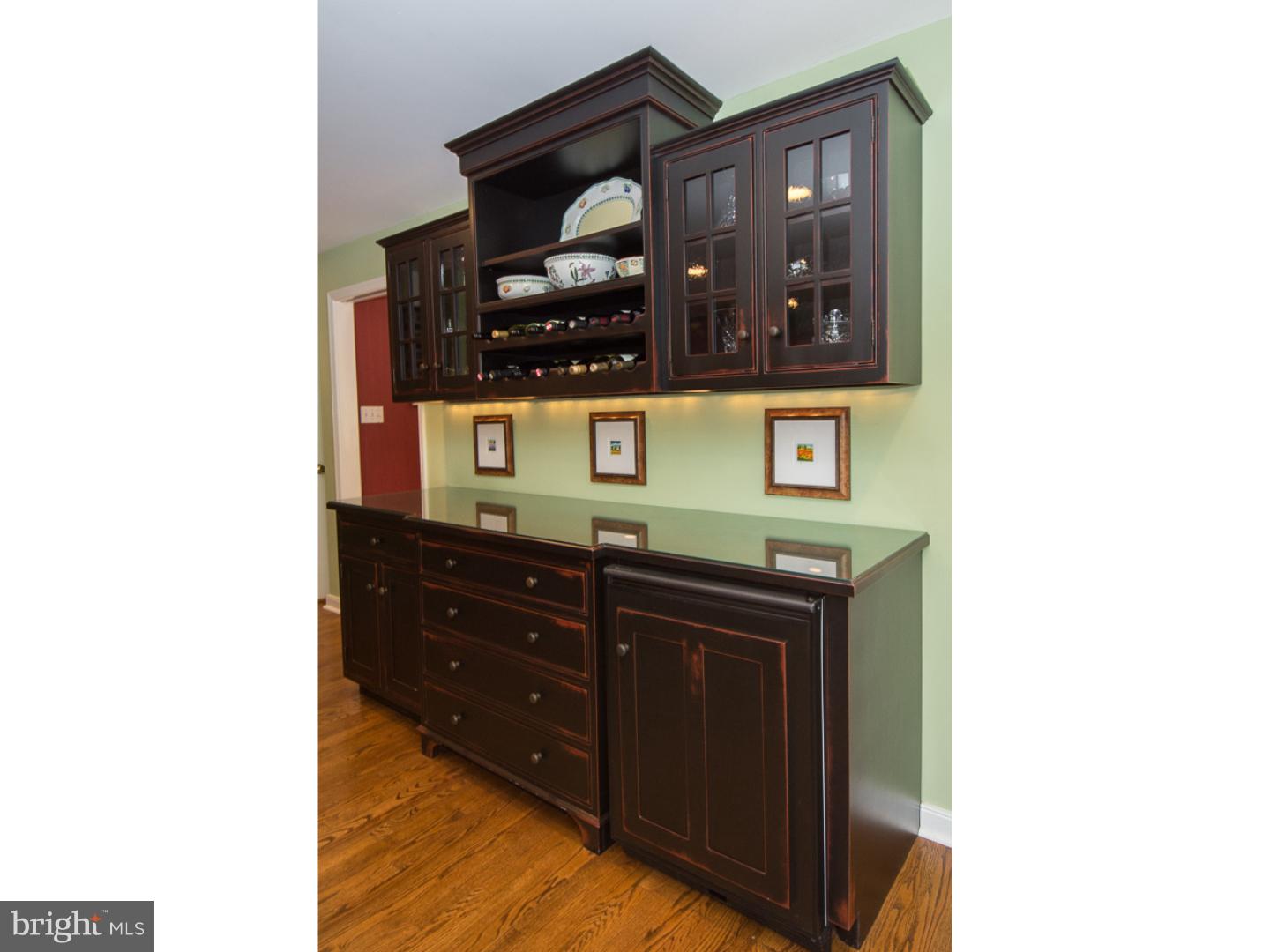 912 Weadley Road Wayne, PA 19087 - Photo 6 of 25 Kitchen