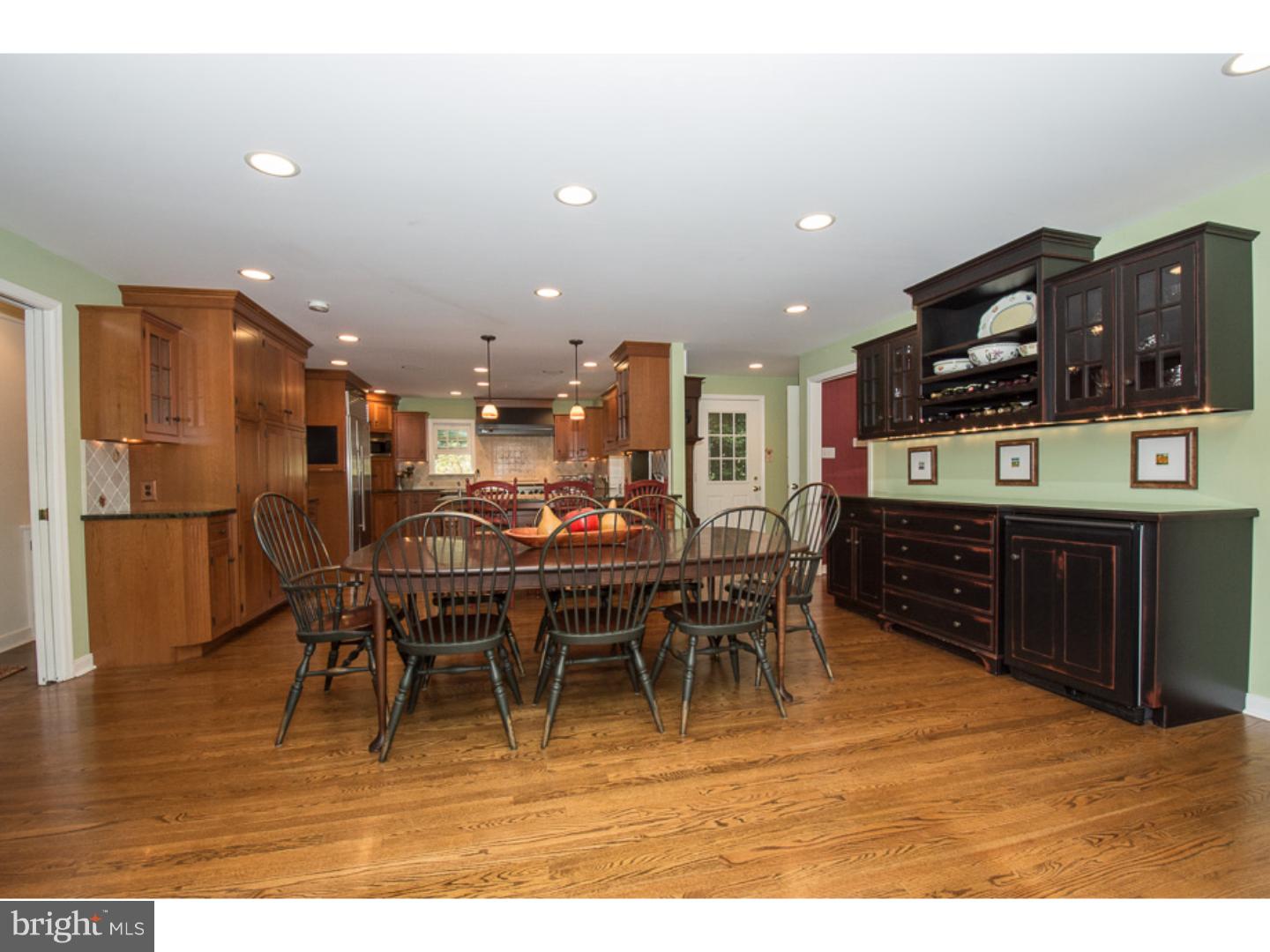 912 Weadley Road Wayne, PA 19087 - Photo 7 of 25 Kitchen