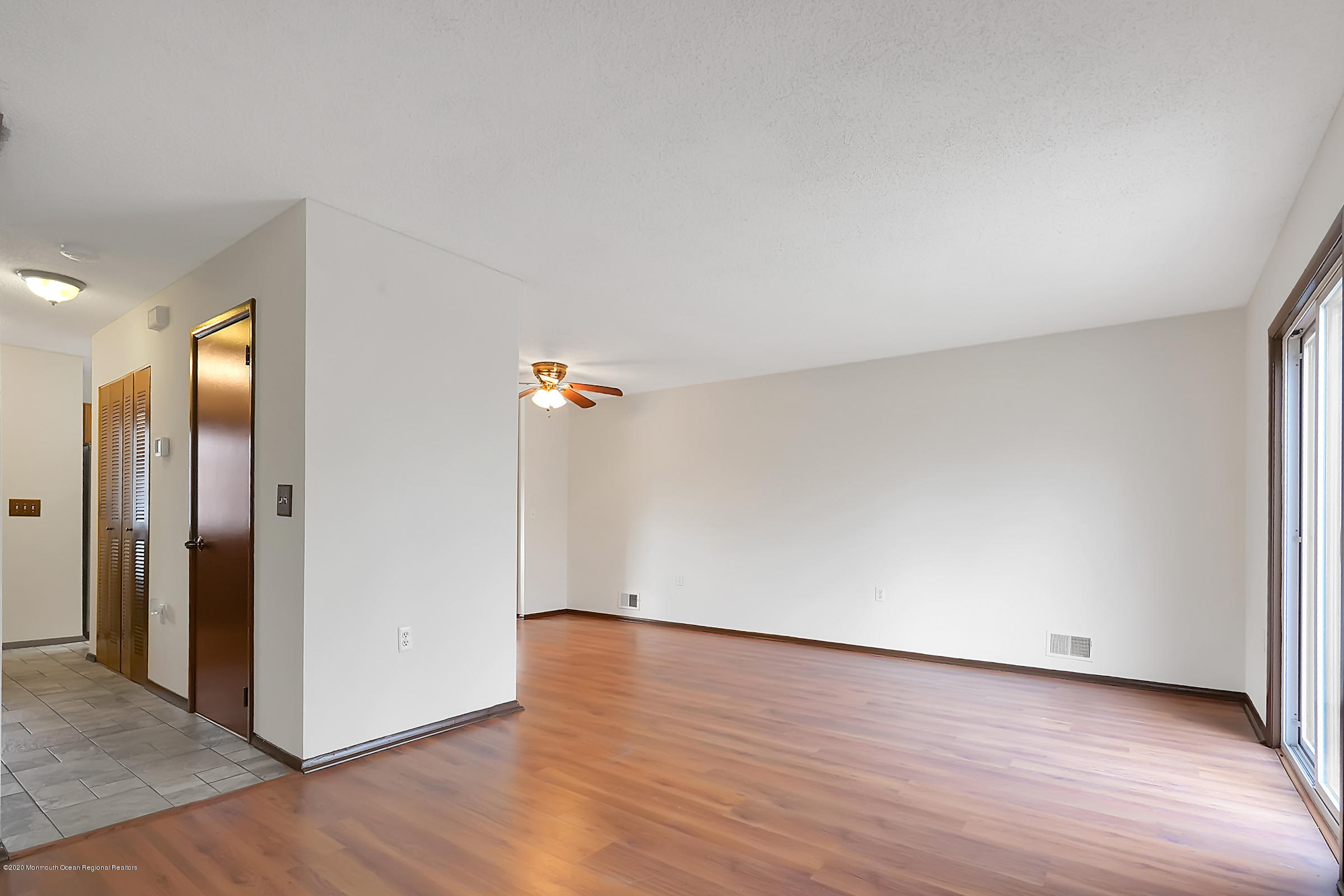 27 Eucalyptus Court Jackson, NJ 08527 - Photo 8 of 21 DSC00068