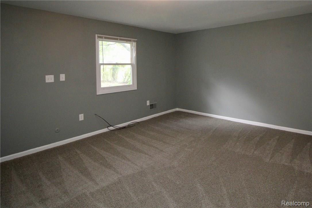 2275 Highfield Road Waterford, MI 48329 - Photo 15 of 29 Bedroom #3
