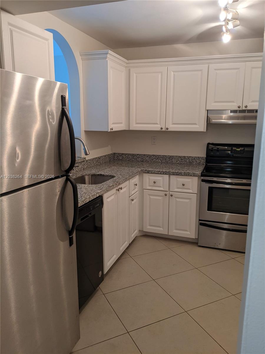 711 North Pine Island Road, Unit 314 Plantation, FL 33324 - Photo 3 of 18