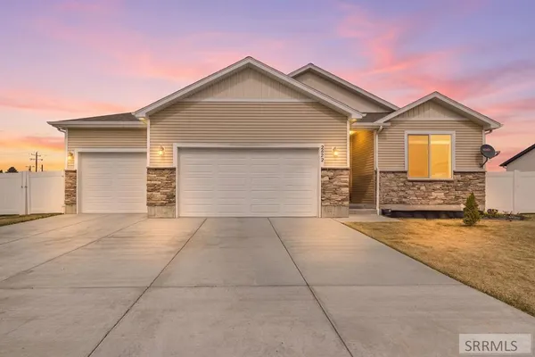 $525,000 | 2475 East Pinnacle Drive, Idaho Falls, ID 83401