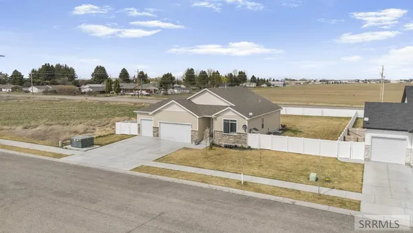$525,000 | 2475 East Pinnacle Drive, Idaho Falls, ID 83401