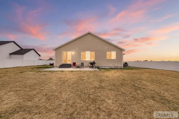 $525,000 | 2475 East Pinnacle Drive, Idaho Falls, ID 83401