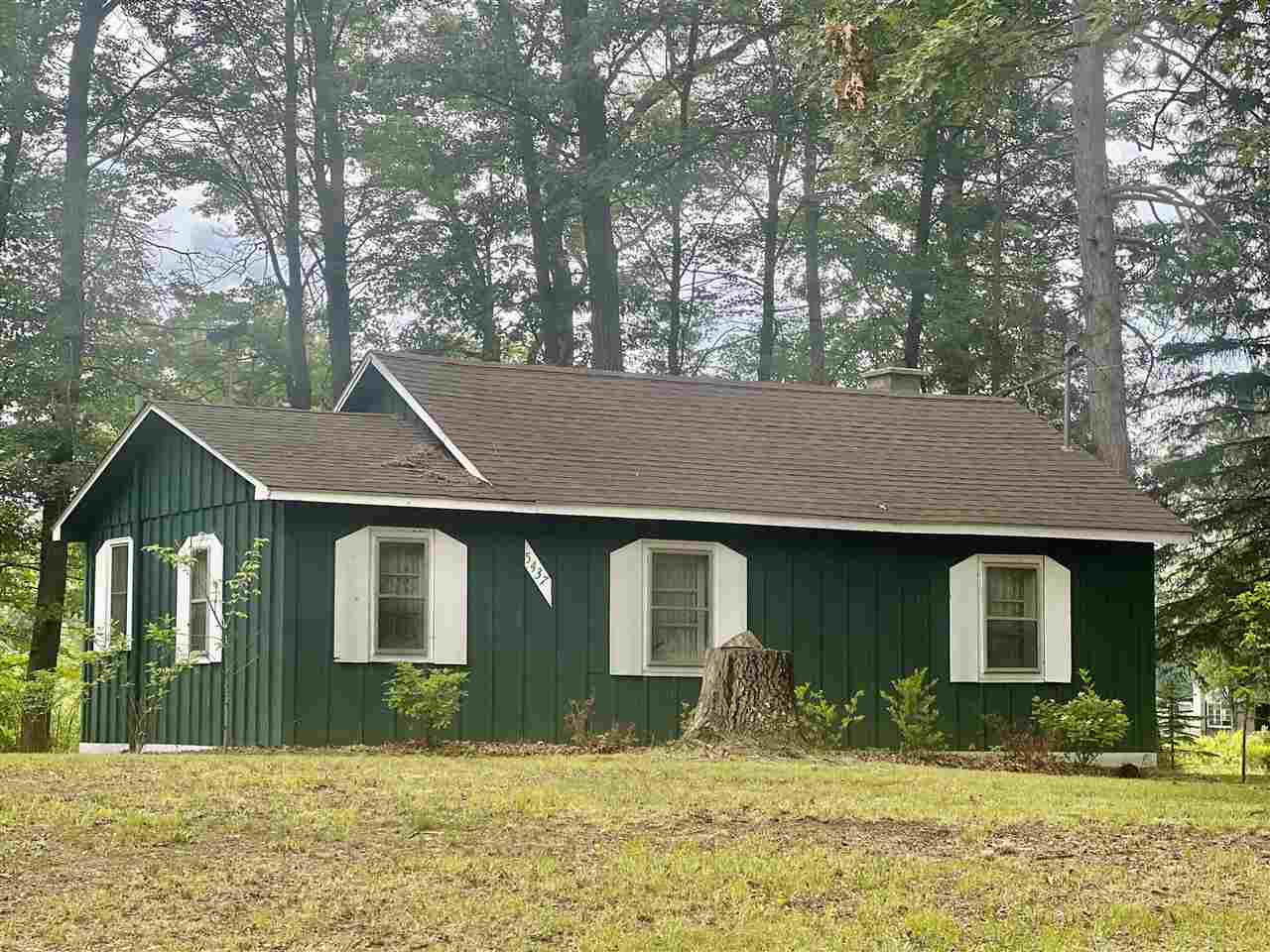 5437 Morrow Road Gladwin, MI 48624 - Photo 2 of 37