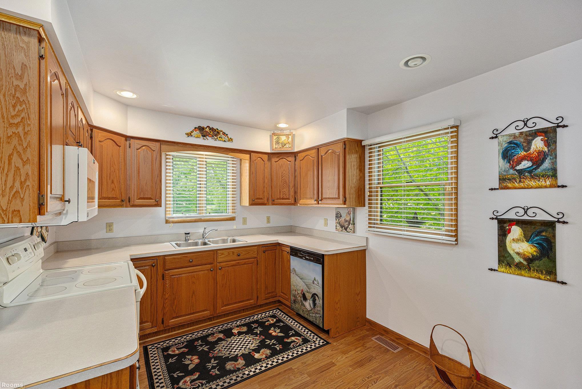 4145 South Lake Shore Road Harbor Beach, MI 48441 - Photo 17 of 67 50146126-da9d6e94-1916-467c-8614-adcbc23534c8.JPG