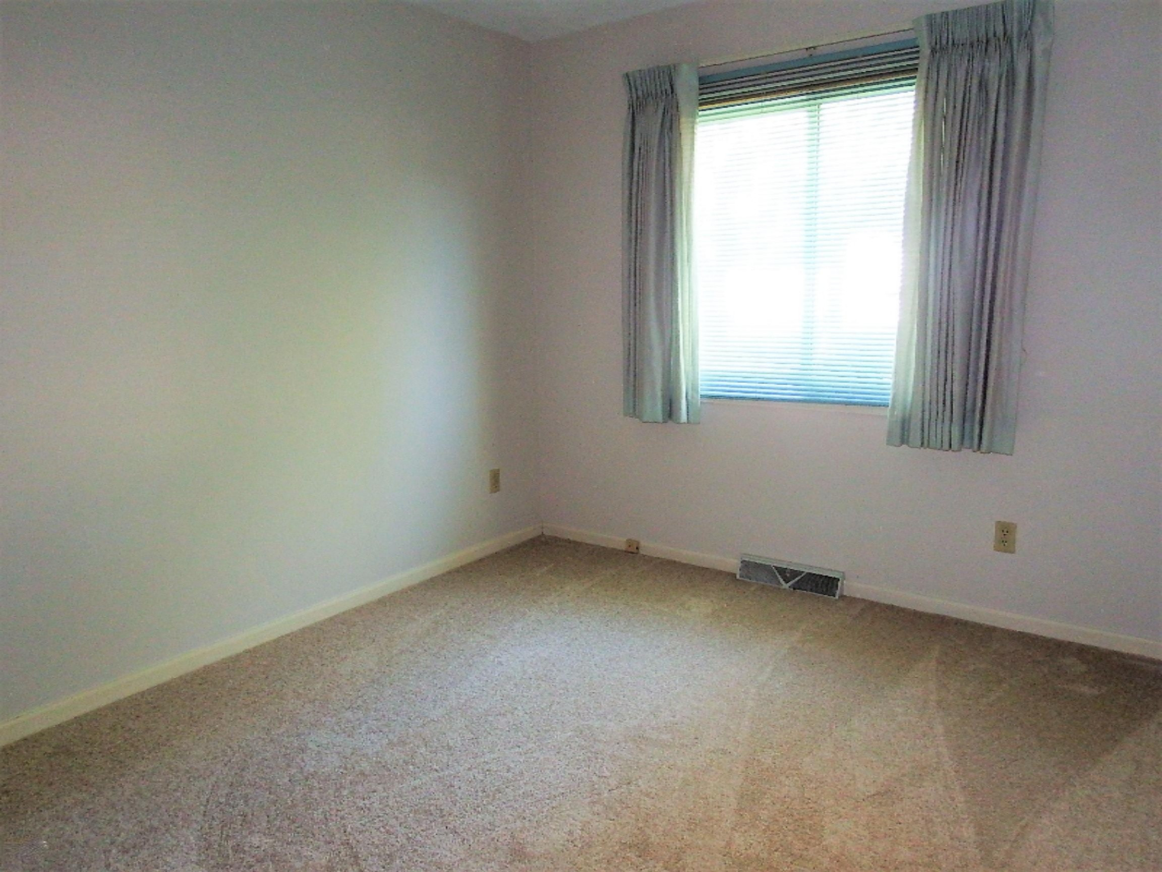 115 Heather Ridge Road Battle Creek, MI 49017 - Photo 9 of 24 DSCF4821