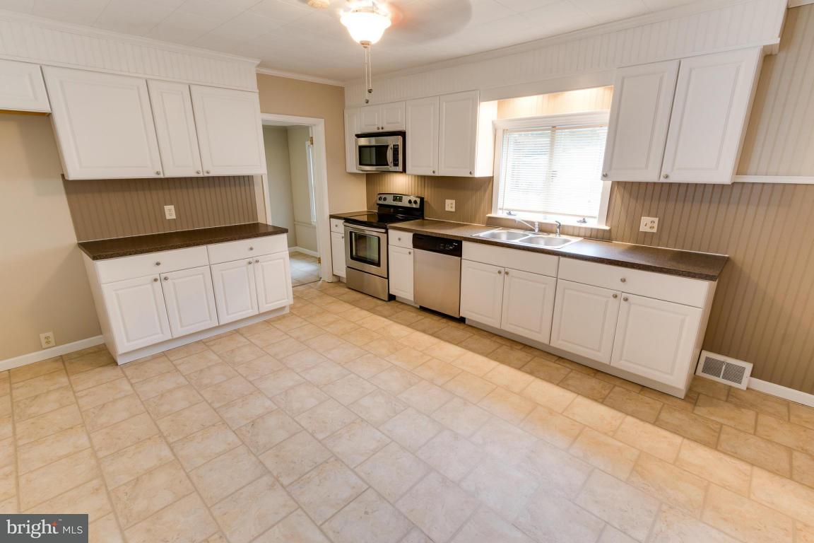 354 East Main Street Lititz, PA 17543 - Photo 6 of 25 Gallery Image 6