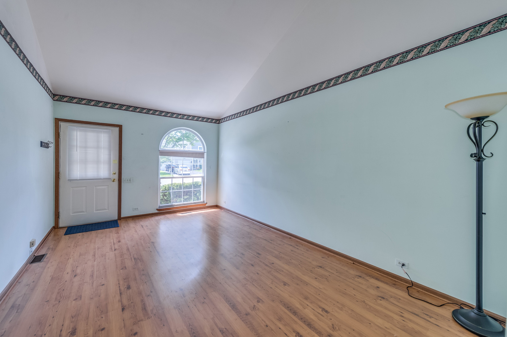 2016 Muirfield Circle Elgin, IL 60123 - Photo 4 of 16