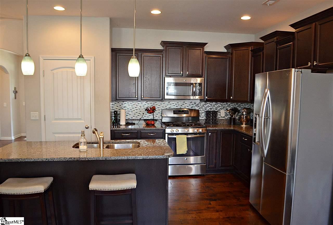 326 Stallion Road Greenville, SC 29617 - Photo 18 of 36 Gallery Image 18