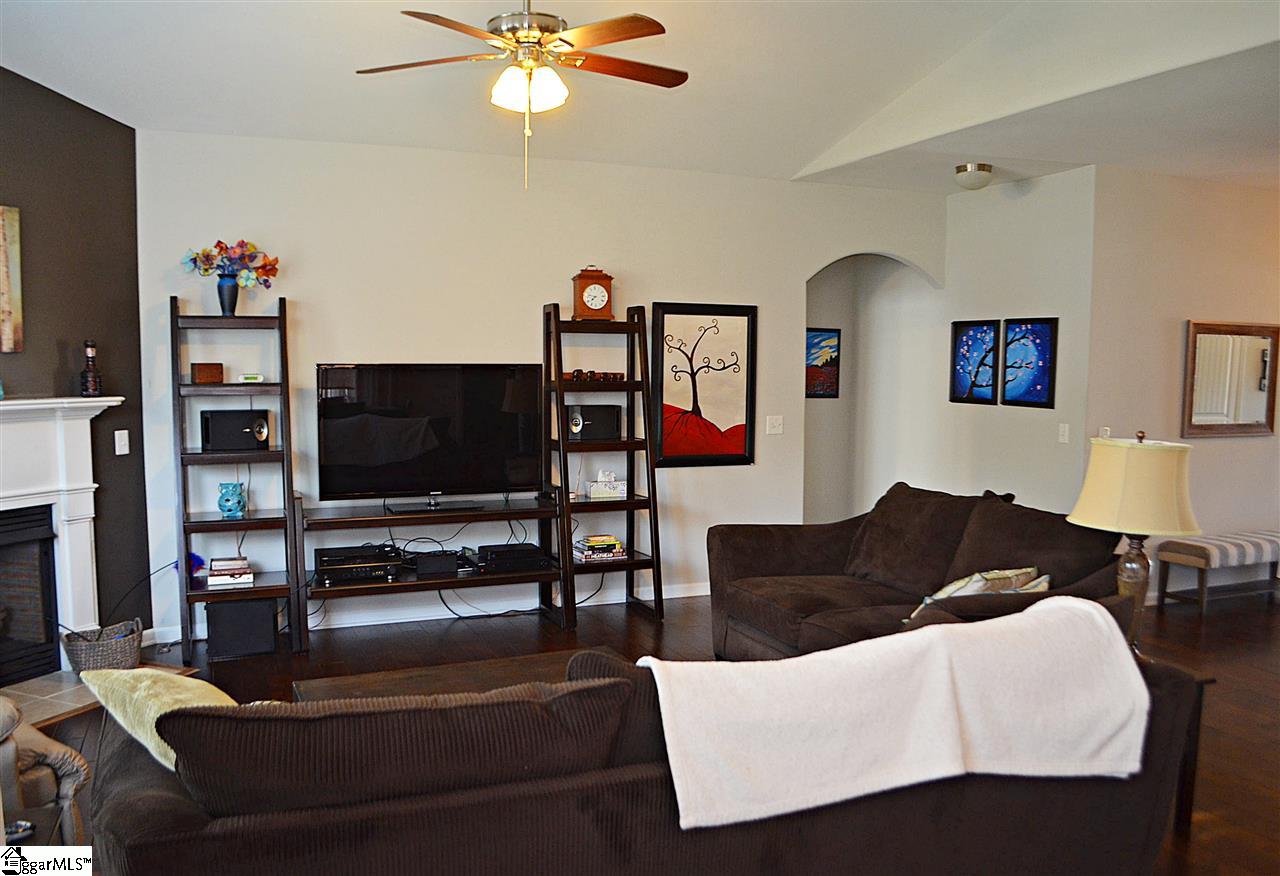 326 Stallion Road Greenville, SC 29617 - Photo 10 of 36 Gallery Image 10