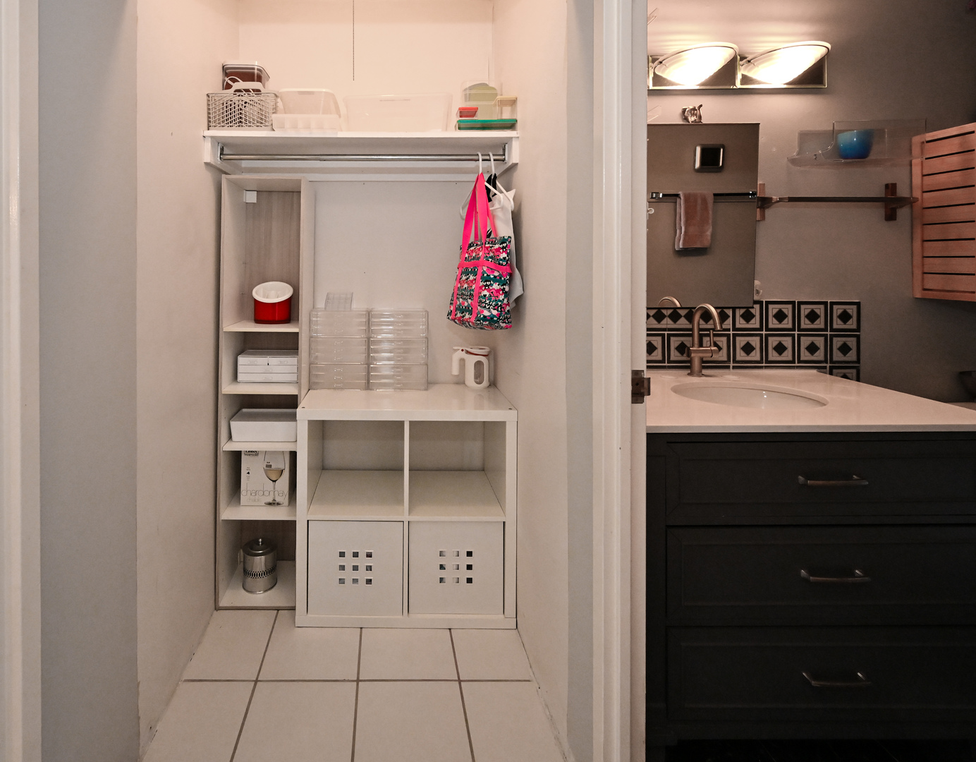 5320 North Sheridan Road, Unit 1011 Chicago, IL 60640 - Photo 15 of 37 a view of cabinet area of kitchen