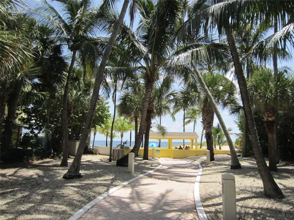 $2,000 | 1421 South Ocean Boulevard, Unit 310, Pompano Beach, FL 33062