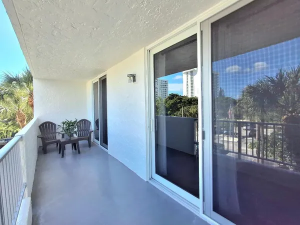 $2,000 | 1421 South Ocean Boulevard, Unit 310, Pompano Beach, FL 33062
